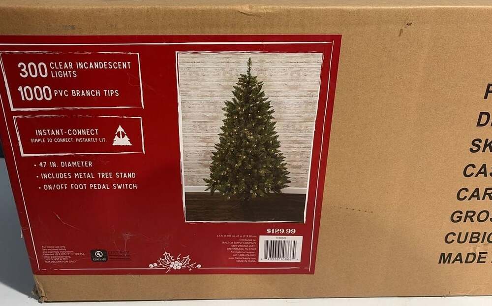 Tractor Supply Company Christmas Tree Size 6.5 Ft Pre-Lit Incandescent